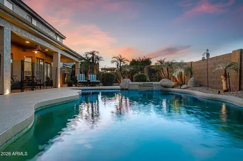 Exterior - 320 E Mary Ln, Gilbert, AZ 85296 photo 3 of 5