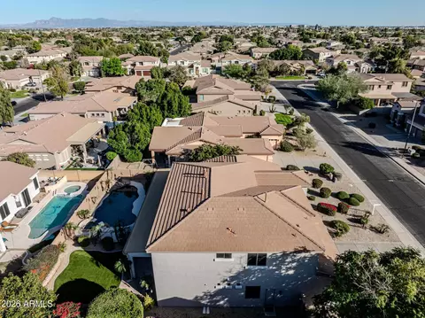 View/Area - 320 E Mary Ln, Gilbert, AZ 85296 photo 3 of 5