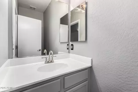 Bath - 2150 E Bell Rd #1075, Phoenix, AZ 85022 photo 1 of 3