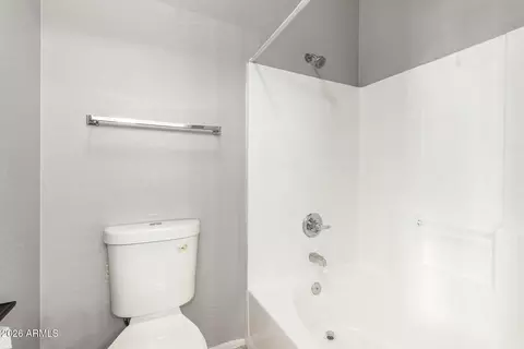 Bath - 2150 E Bell Rd #1075, Phoenix, AZ 85022 photo 2 of 3