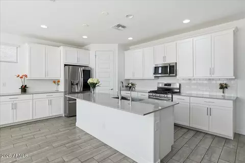 Kitchen - 2327 E Ridgewood Ln, Gilbert, AZ 85298 photo 1 of 6