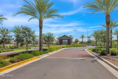 View/Area - 2327 E Ridgewood Ln, Gilbert, AZ 85298 photo 2 of 8
