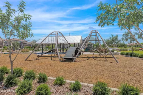 View/Area - 2327 E Ridgewood Ln, Gilbert, AZ 85298 photo 7 of 8
