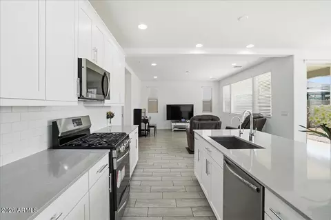 Kitchen - 2327 E Ridgewood Ln, Gilbert, AZ 85298 photo 2 of 6