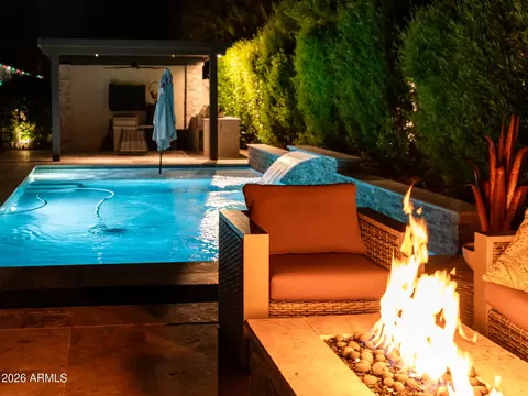Exterior - 2930 E Herrera Dr, Phoenix, AZ 85050 photo 6 of 7