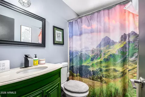 Bath - 5549 E Drummer Ave, Mesa, AZ 85206 photo 2 of 2