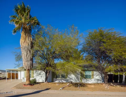 662 W Coachline Ln, Benson, AZ 85602