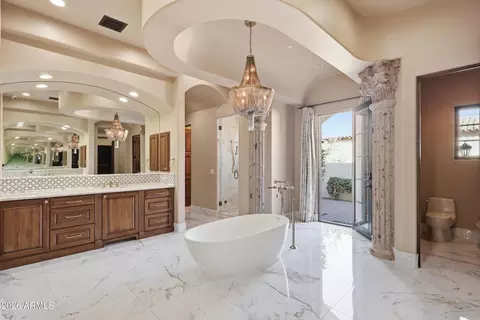 Bath - 4838 E Palomino Rd, Phoenix, AZ 85018 photo 1 of 2