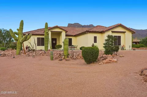 1067 S Trigger Ct, Apache Junction, AZ 85119 photo 5