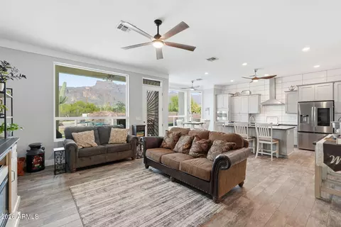 1067 S Trigger Ct, Apache Junction, AZ 85119 photo 11