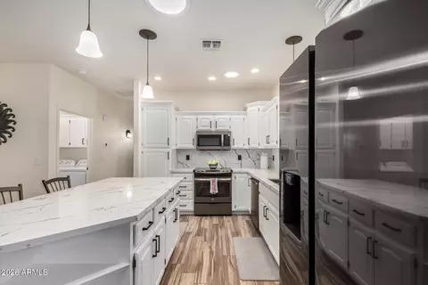 Kitchen - 11456 E Monte Ave, Mesa, AZ 85209 photo 5 of 5