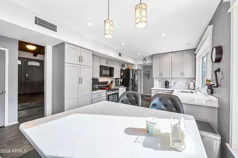 Kitchen - 2133 Evans Dr, Phoenix, AZ 85022 photo 6 of 9