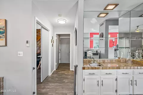 Entry Way - 2133 Evans Dr, Phoenix, AZ 85022 photo 4 of 8