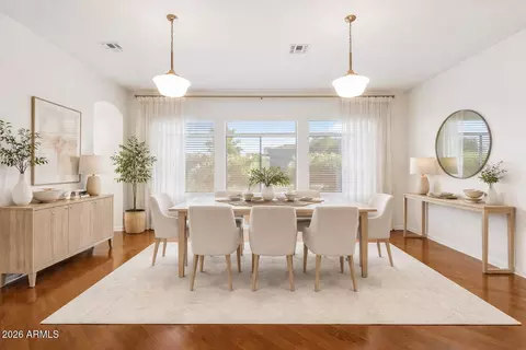 Dining - 2130 E Beautiful Ln, Phoenix, AZ 85042 photo 1 of 1