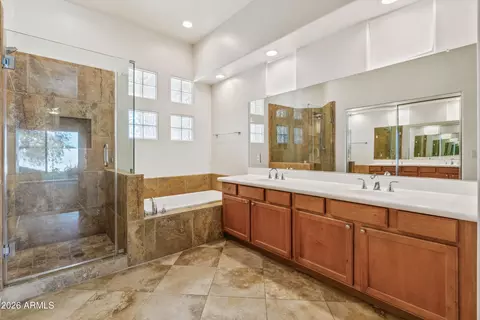 Bath - 2130 E Beautiful Ln, Phoenix, AZ 85042 photo 2 of 3