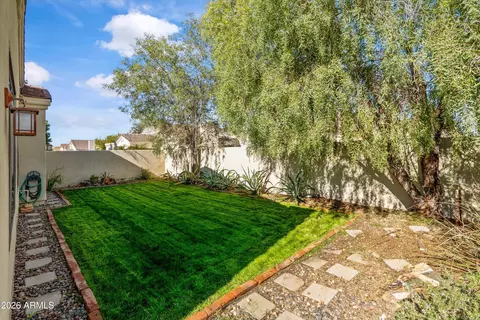 Exterior - 2130 E Beautiful Ln, Phoenix, AZ 85042 photo 3 of 3