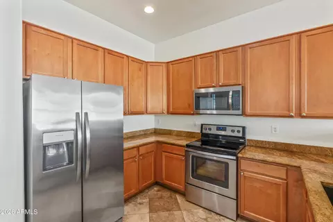 Kitchen - 2130 E Beautiful Ln, Phoenix, AZ 85042 photo 2 of 2
