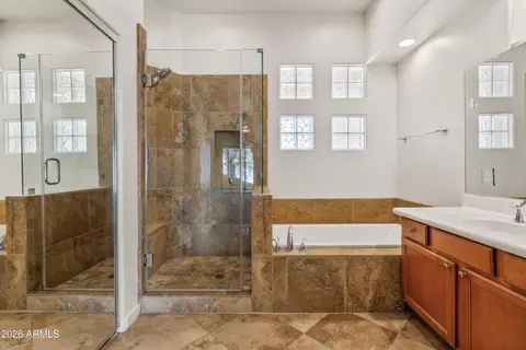 Bath - 2130 E Beautiful Ln, Phoenix, AZ 85042 photo 3 of 3