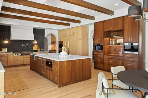 Kitchen - 4605 E Rockridge Rd, Phoenix, AZ 85018 photo 2 of 12