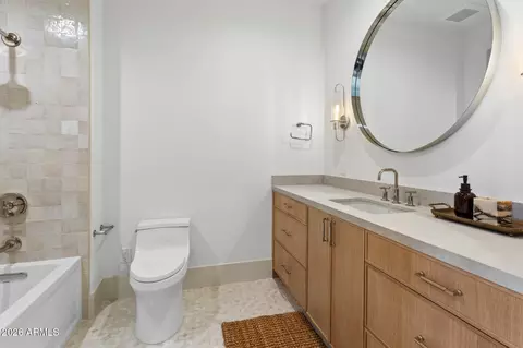 Bath - 4605 E Rockridge Rd, Phoenix, AZ 85018 photo 2 of 11