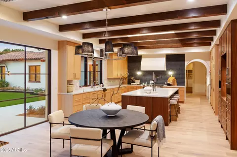 Dining - 4605 E Rockridge Rd, Phoenix, AZ 85018 photo 9 of 9