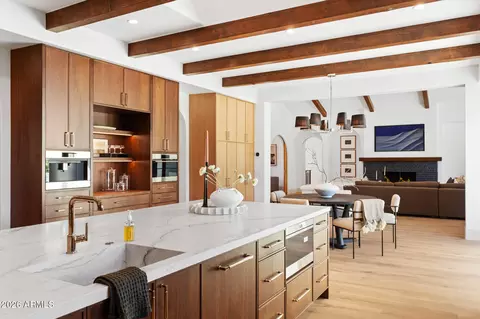 Kitchen - 4605 E Rockridge Rd, Phoenix, AZ 85018 photo 7 of 12