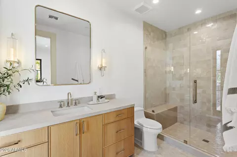 Bath - 4605 E Rockridge Rd, Phoenix, AZ 85018 photo 1 of 11