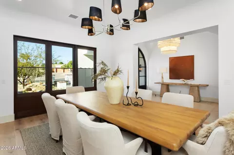 Dining - 4605 E Rockridge Rd, Phoenix, AZ 85018 photo 3 of 9