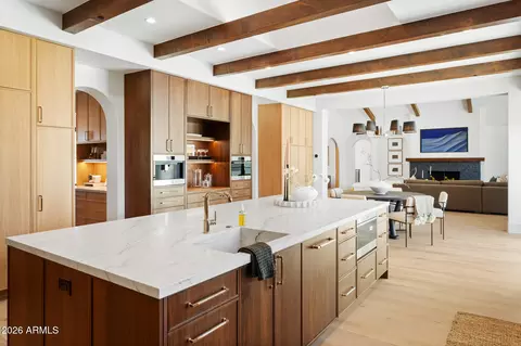 Kitchen - 4605 E Rockridge Rd, Phoenix, AZ 85018 photo 6 of 12