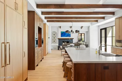 Kitchen - 4605 E Rockridge Rd, Phoenix, AZ 85018 photo 9 of 12