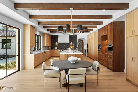 Dining - 4605 E Rockridge Rd, Phoenix, AZ 85018 photo 6 of 9