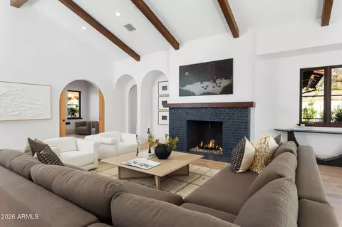 Living - 4605 E Rockridge Rd, Phoenix, AZ 85018 photo 3 of 7