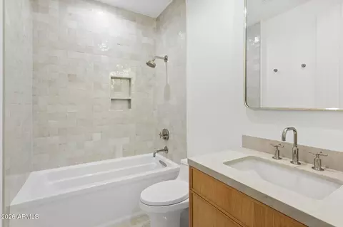 Bath - 4605 E Rockridge Rd, Phoenix, AZ 85018 photo 5 of 11