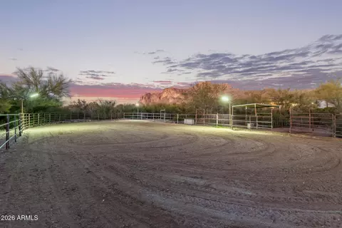 Exterior - 164 S Sixshooter Rd, Apache Junction, AZ 85119 photo 17 of 28