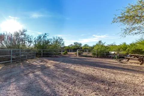 Exterior - 164 S Sixshooter Rd, Apache Junction, AZ 85119 photo 25 of 28