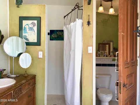 Bath - 132 Opera Dr, Bisbee, AZ 85603 photo 4 of 6