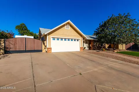 2562 E Drummer Cir, Mesa, AZ 85204 photo 3