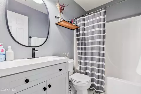 Bath - 11246 E Sunland Ave, Mesa, AZ 85208 photo 1 of 2