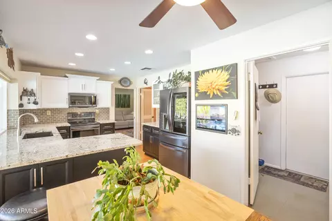 Kitchen - 2638 E Desert Cove Ave, Phoenix, AZ 85028 photo 3 of 4