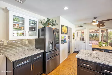 Kitchen - 2638 E Desert Cove Ave, Phoenix, AZ 85028 photo 4 of 4