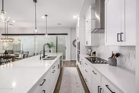 Kitchen - 267 E Aster Dr, Chandler, AZ 85286 photo 1 of 2
