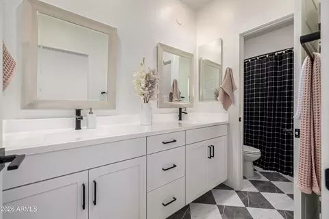 Bath - 267 E Aster Dr, Chandler, AZ 85286 photo 4 of 4