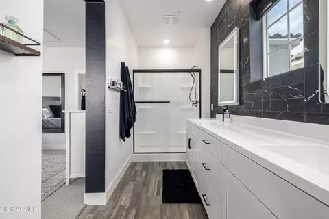 Bath - 267 E Aster Dr, Chandler, AZ 85286 photo 3 of 4