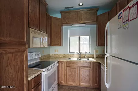 Kitchen - 201 E Citation Ln, Tempe, AZ 85284 photo 3 of 3