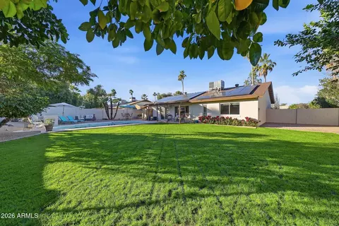 Exterior - 2647 E Cholla St, Phoenix, AZ 85028 photo 8 of 10