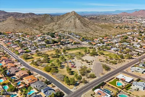 View/Area - 2647 E Cholla St, Phoenix, AZ 85028 photo 3 of 3