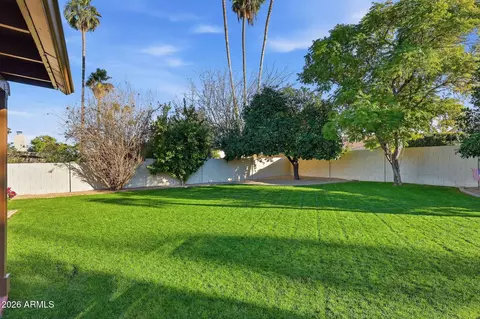 Exterior - 2647 E Cholla St, Phoenix, AZ 85028 photo 9 of 10