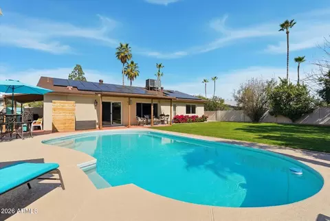 Exterior - 2647 E Cholla St, Phoenix, AZ 85028 photo 5 of 10