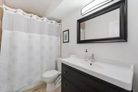 Bath - 2647 E Cholla St, Phoenix, AZ 85028 photo 2 of 2