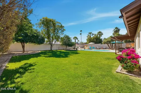 Exterior - 2647 E Cholla St, Phoenix, AZ 85028 photo 6 of 10